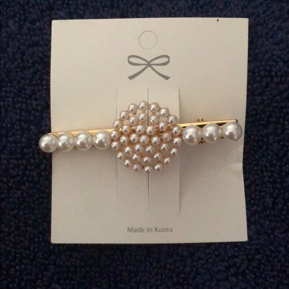 Women brooches